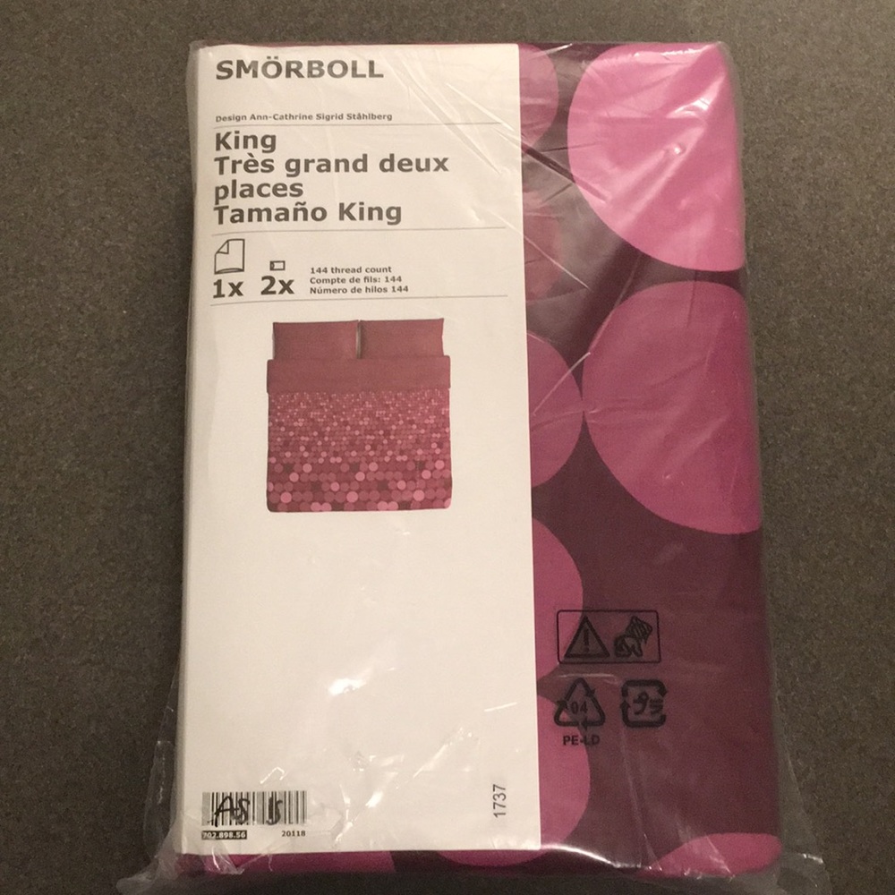 New IKEA King Duvet and Two King Size Pillowcases - Picture 2 of 4